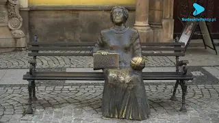 Tu splatają się dawne i nowe trakty miasta – spacer po świdnickim Rynku [VIDEO]