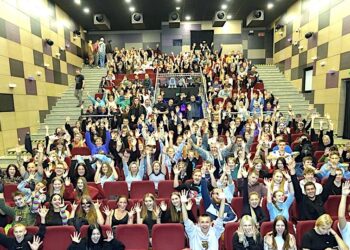 12 miesięcy i 19 premier