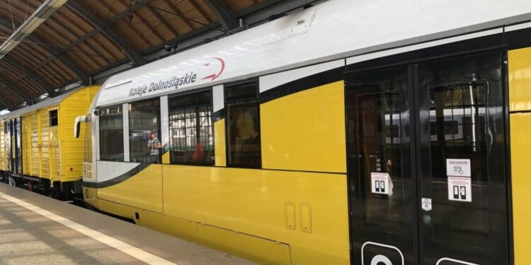 Szklarska Poręba, czyli multum górskich atrakcji ledwie niecałe 3 h pociągiem od Wrocławia #PodróżeSF