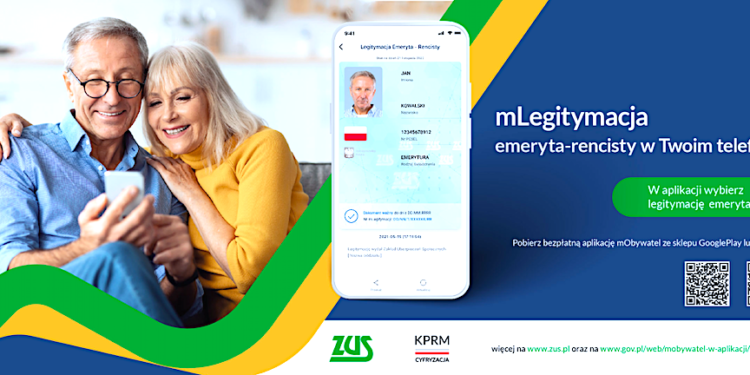 Seniorzy korzystają z elektronicznej legitymacji