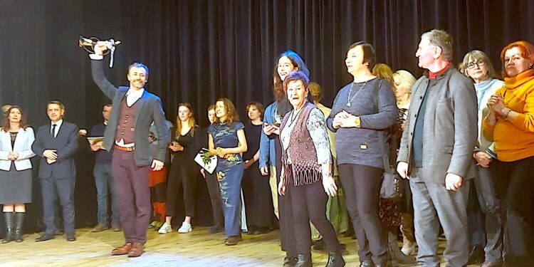 Ziębicka Grupa Teatralna na podium