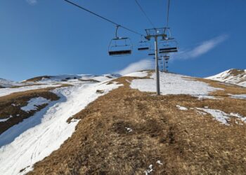 Niby jest zima, a śniegu nie ma. Górskie kurorty stracą na Dolnym Śląsku? [SZCZEGÓŁY]