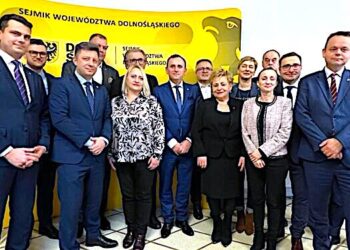 PiS wychodzi obronną ręką