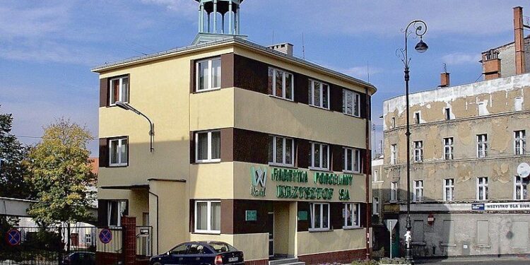 Wielka mobilizacja by uratować wałbrzyską porcelanę. Mieszkańcy walczą o słynną fabrykę