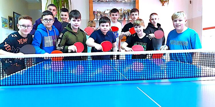 W czasie ferii chodzą do...