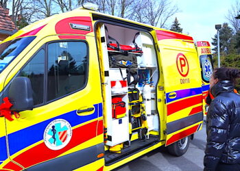 Dwie nowe karetki dla szpitala powiatowego w Kłodzku