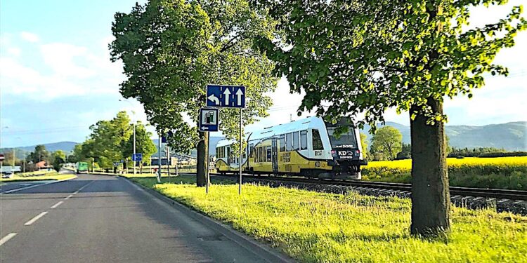 Kolejny przystanek kolejowy u podnóża Gór Sowich