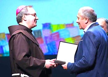 Piłkarz aktorka siostry zakonne i społecznicy