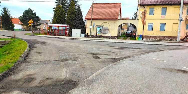 Oświetlenie cieki wodne i drogi