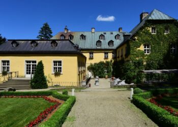 miejscakultury-dolnego-slaska-palac-w-staniszowie