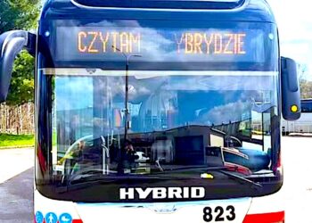 Książkobus hybrydowy