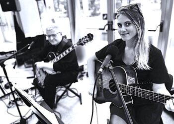 Muzyczny Wieczór Zabarwiony Kolorami Tęczy