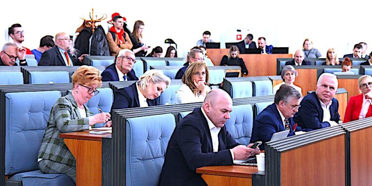 Opozycja pokonana w politycznej potyczce