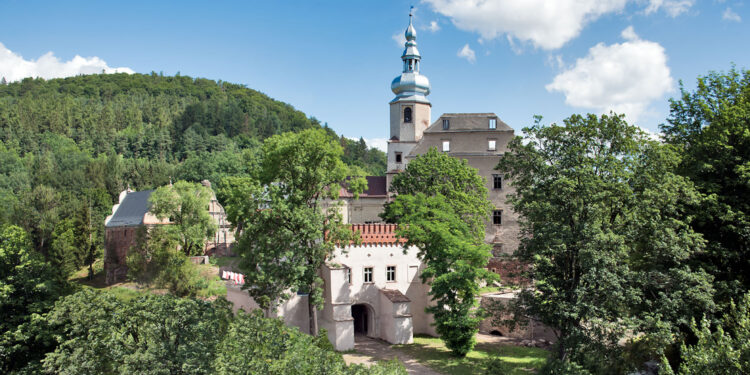 miejscakultury-dolnego-slaska-zamek-sarny