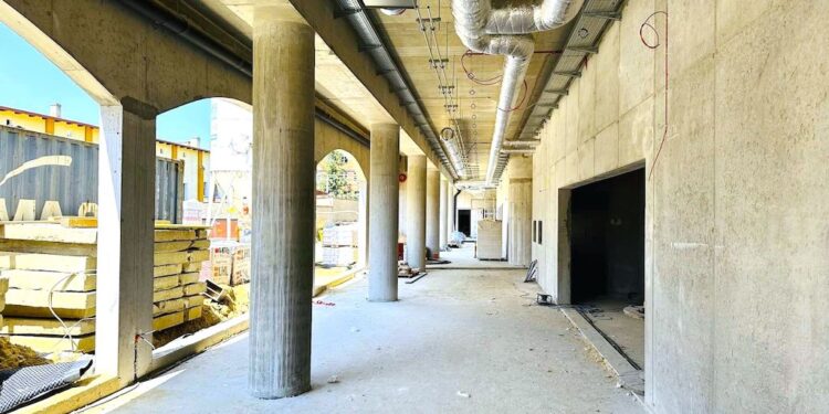 332 dzień budowy hali sportowo