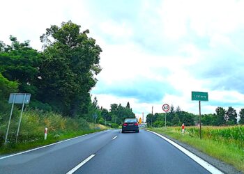 Ósemka przez Szklary