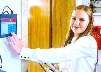 Marysia uruchomiła dzwonek szkolny