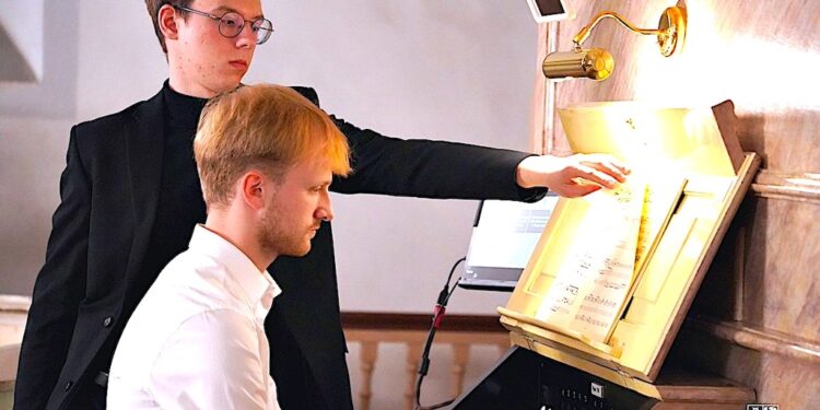 Brzmienia muzyki organowej z coraz szerszym