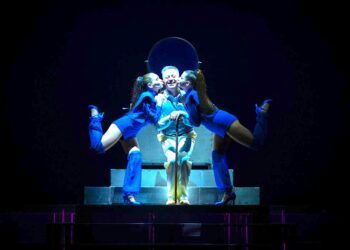 Pożeranie własnych dzieci przez rewolucję – „Szewcy”