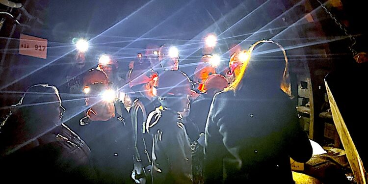 Przybyło detektywów