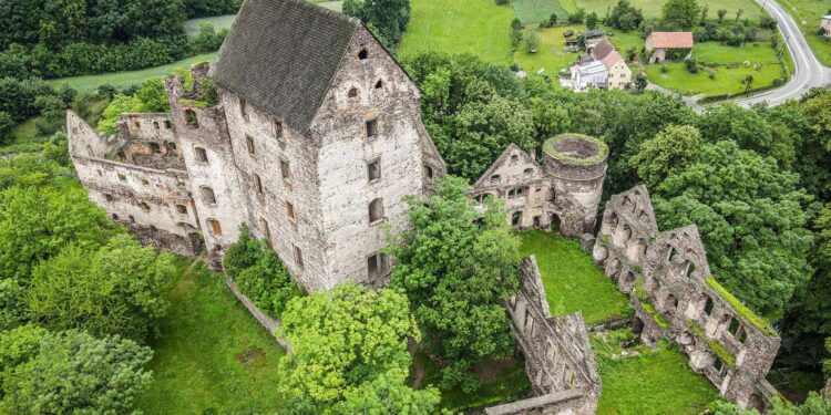 miejscakultury-dolnego-slaska-zamek-swiny