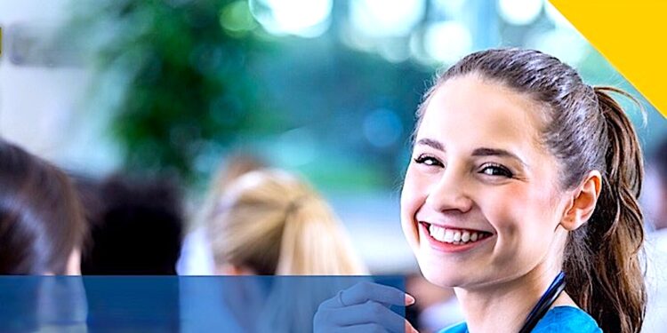 82 studentów kierunków medycznych