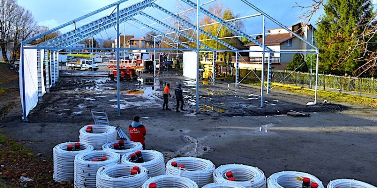 Duża ślizgawka pod dachem