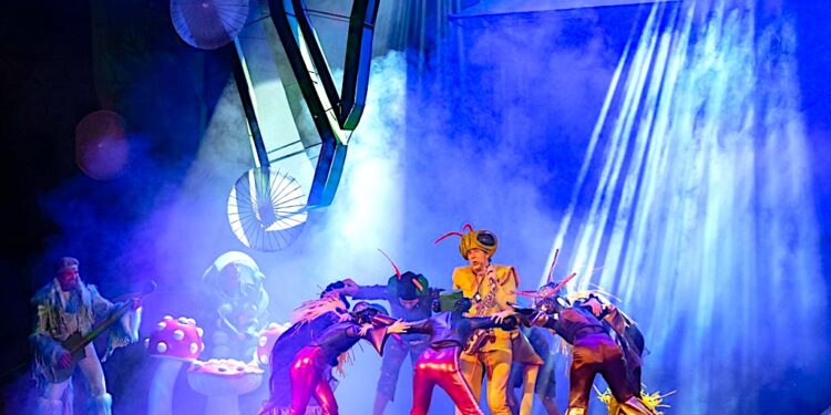 Dwa światy przenikają się