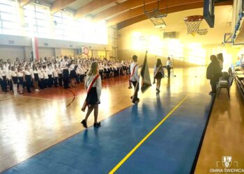 Mazurek Dąbrowskiego wyśpiewało