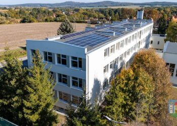 Szkoła wytwarza ciepło