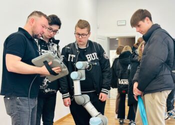 O automatyce i robotyce