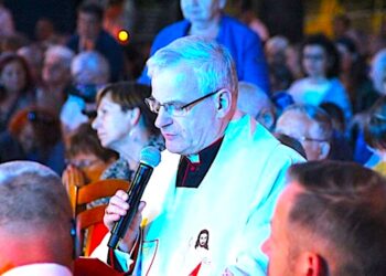 Biskup świdnicki Marek Mendyk wygrał