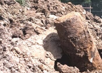 Niewybuch na budowie