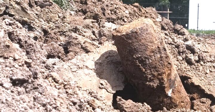 Niewybuch na budowie