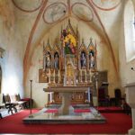 Odrestaurowany zabytkowy ołtarz