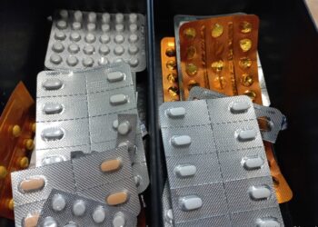 Wyłudzała recepty na cudze