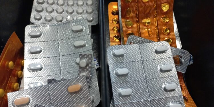 Wyłudzała recepty na cudze