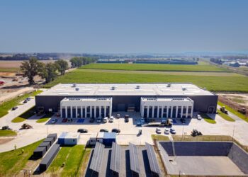 32 000 metrów kwadratowych