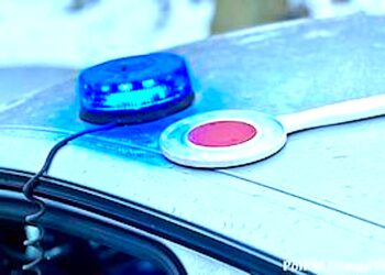 Włamywacz rozdawał przypadkowym