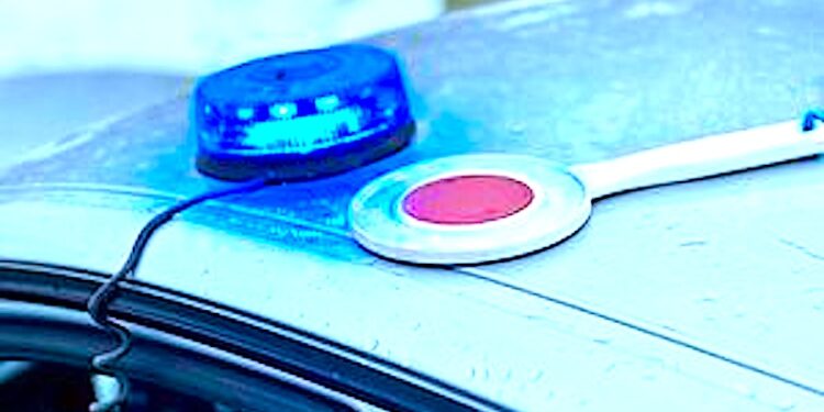 Włamywacz rozdawał przypadkowym