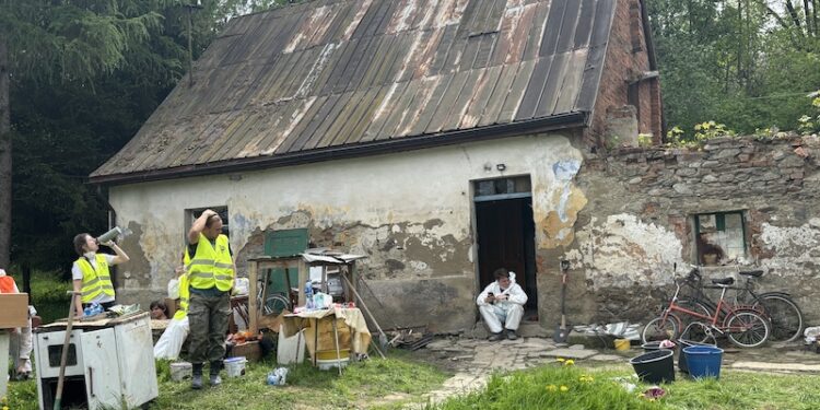 Harcerki i harcerze na