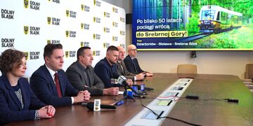 Pociągiem do Srebrnej Góry