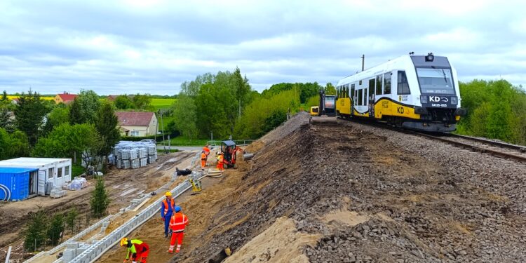 Ze Studnisk pociągiem do