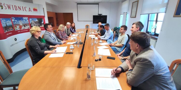 Zgłoś się lub kogoś