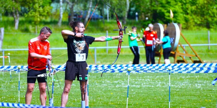 Kto jest liderem przed czwartą