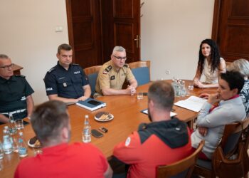 Służby w gotowości przed