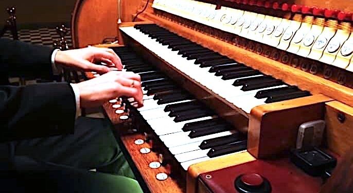 Muzyka przybliża do sacrum